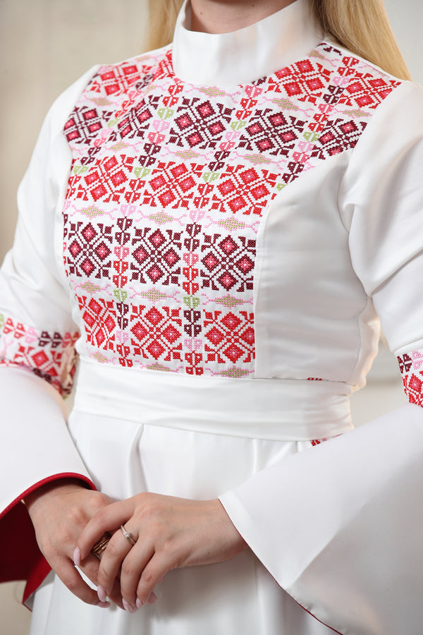 Traditional Embroidered Occasion Dress – Rich Heritage Detailing & Refined Style #1097